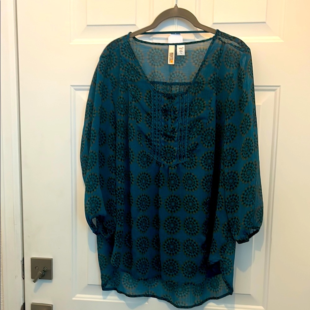 Route 66 hi- lo sheer teal blouse